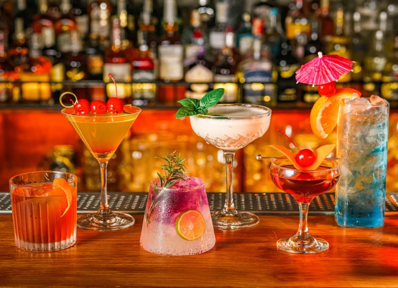 Chọn ly cocktail phù hợp khi thưởng thức tại nhà cùng Rượu AK
